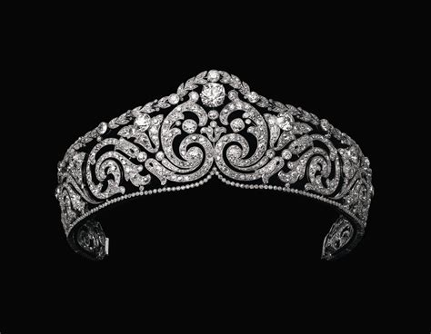 cartier diamond tiara 1910.